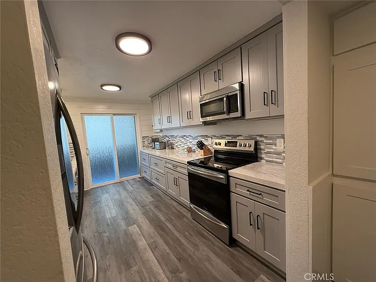 54 Corniche Dr #D — Photo 9