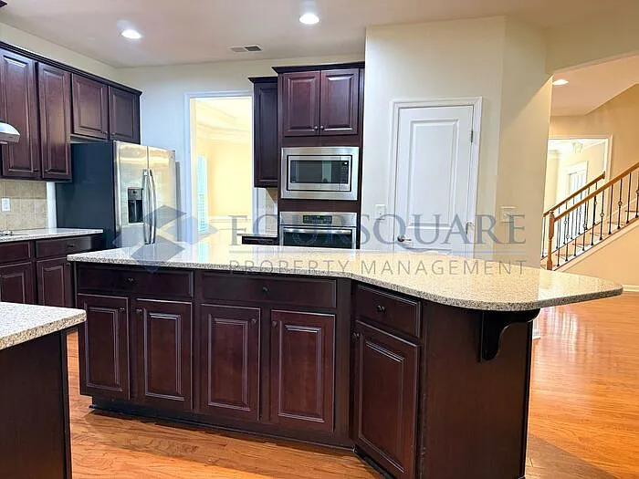 1016 Hildebran Ln — Photo 21