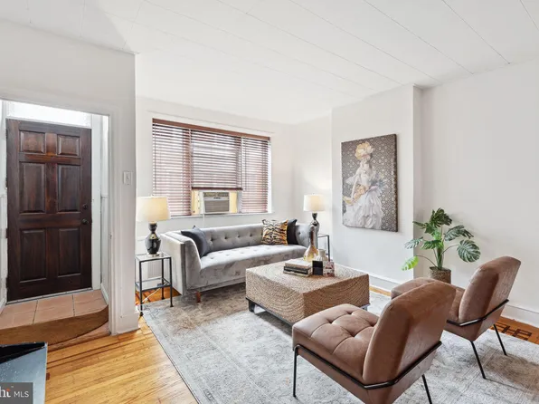 137 Hoffman St, Philadelphia, PA 19148