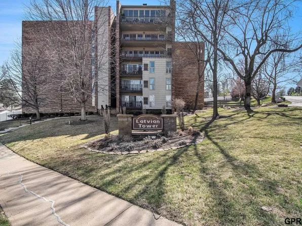 3003 Paddock Plz #414, Omaha, NE 68124