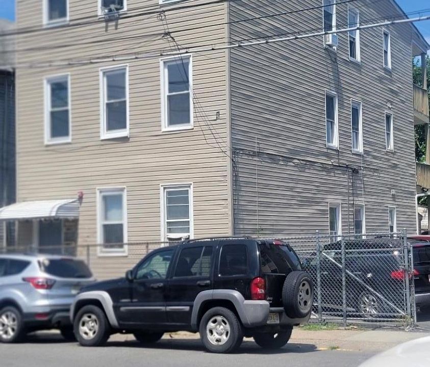 1st image of 40 Manchester Ave