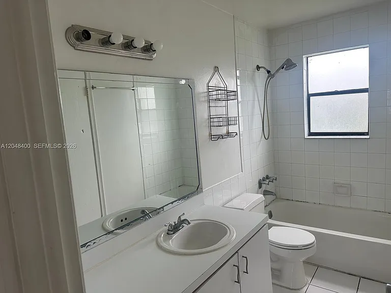 500 NE 2nd St #408 — Photo 10