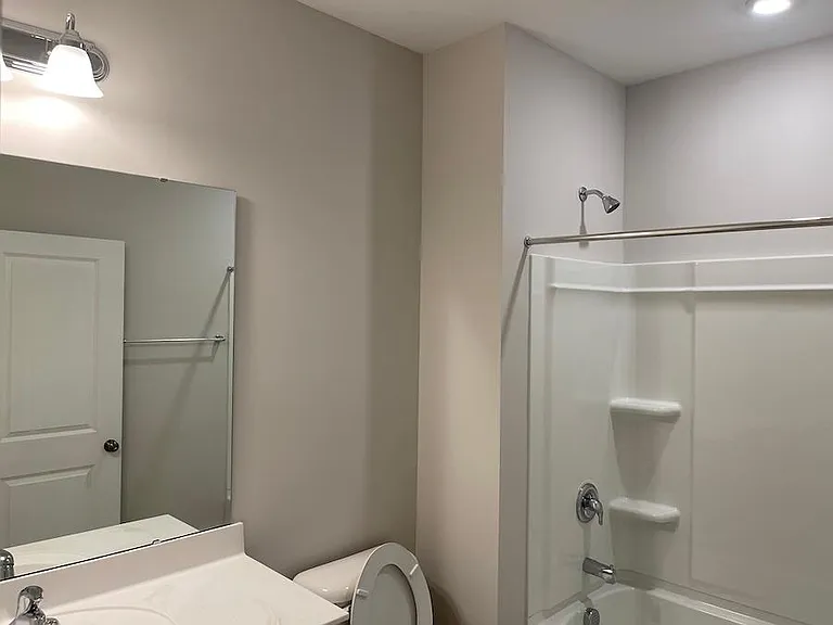 2822 Saltaire Ave — Photo 32