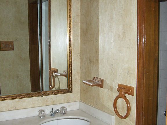 5th image of 605 Western Dr