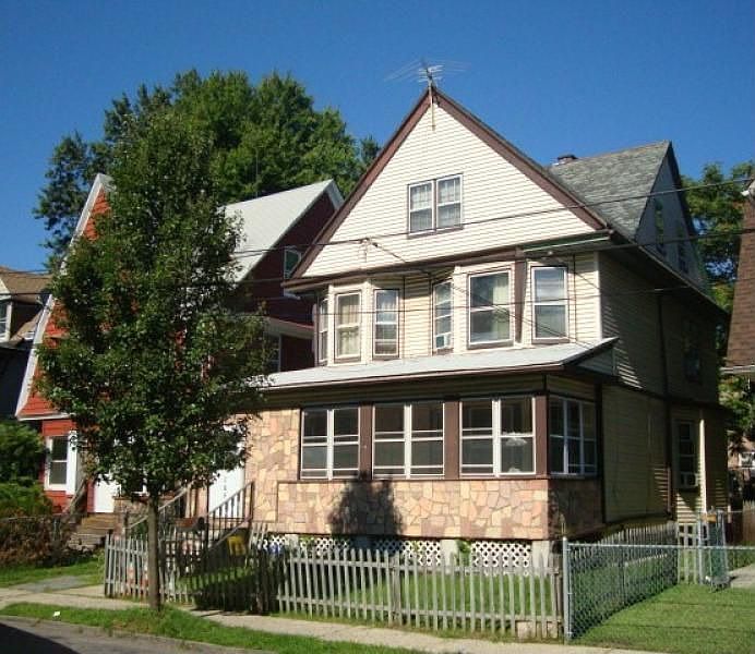 1st image of 149 N Essex Ave