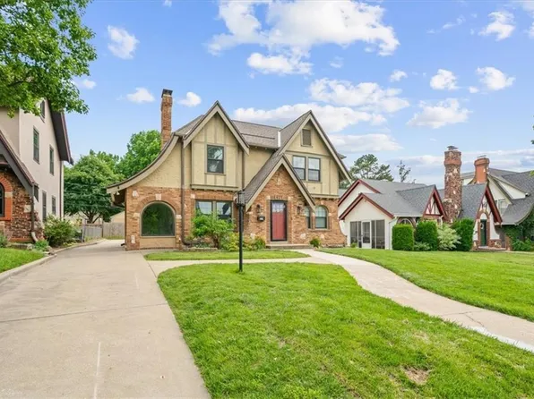 421 E Gregory Blvd, Kansas City, MO 64131