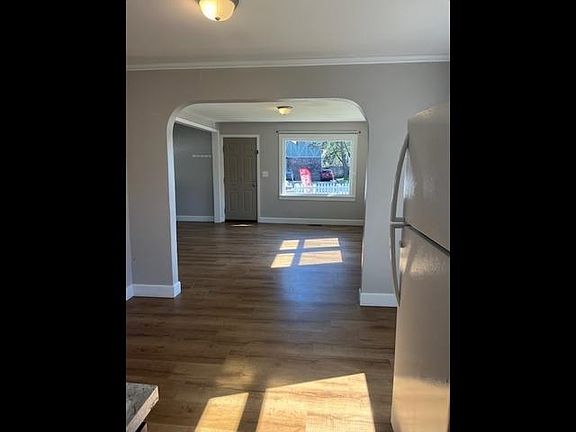 5th image of 3107 E 36th Ave