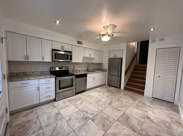 4511 La Capri Ct, Tampa, FL 33611