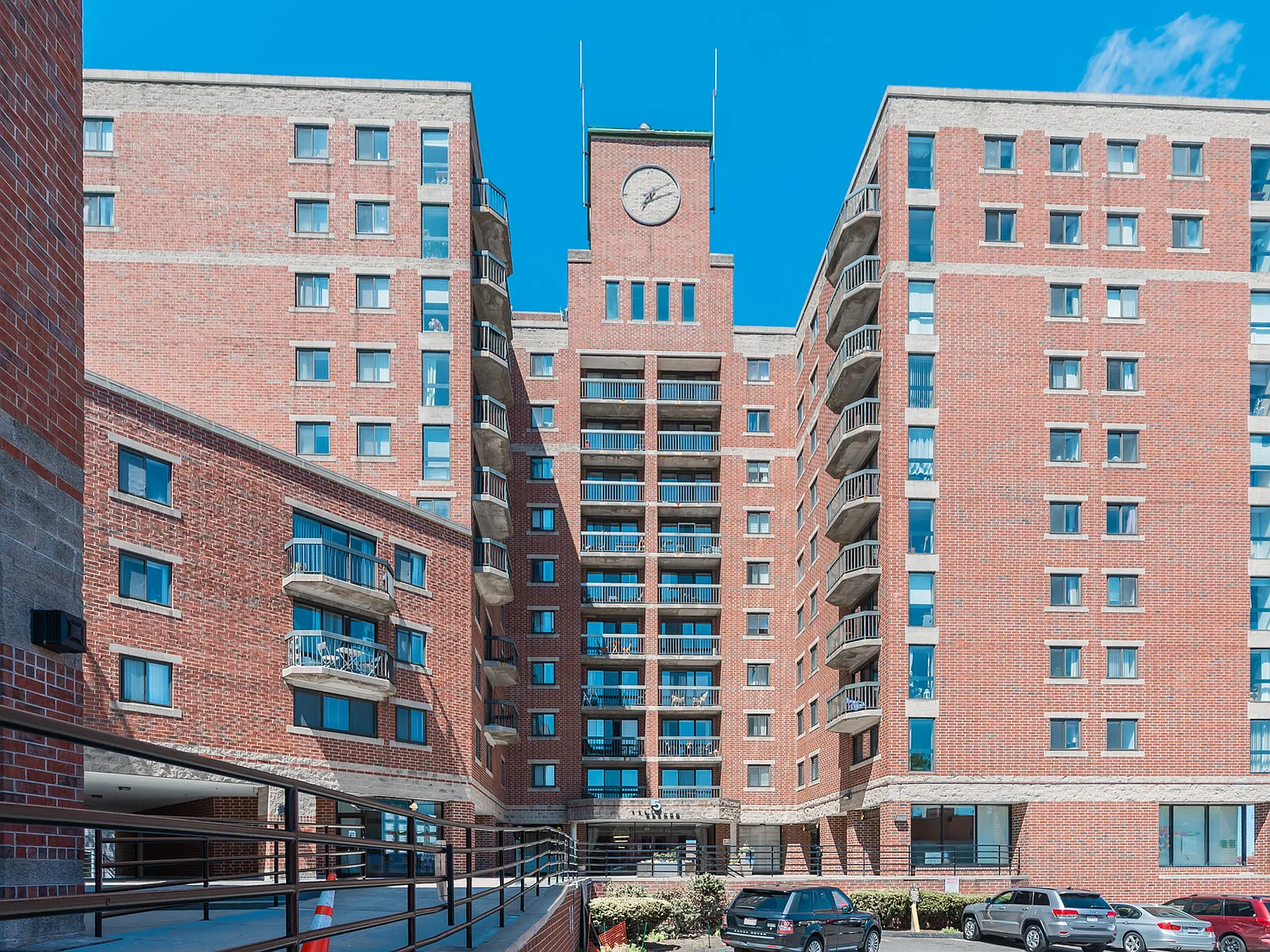 2 bed, 879 sqft, $3,400 — Photo 1