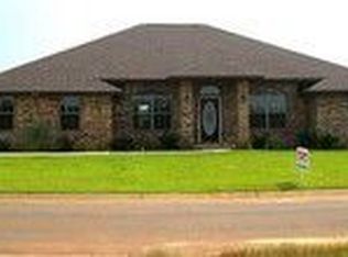 925 Aberdeen Dr, Cantonment, FL 32533