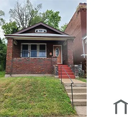 5467 Gilmore Ave