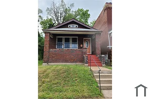 5467 Gilmore Ave Photo 1