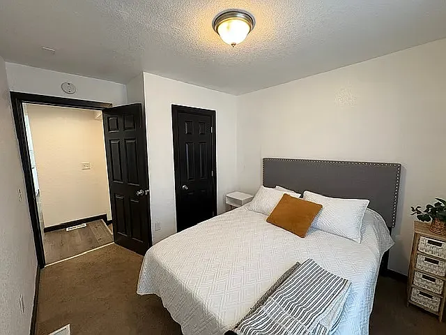 3275 W Hawthorne Pl — Photo 15