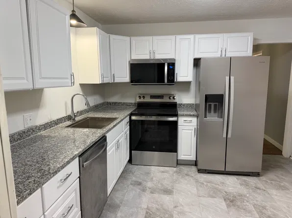 2507 E 7th St, Lumberton, NC 28358