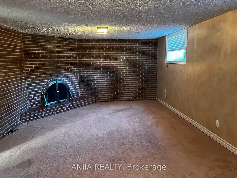 1299 Shamir Cres #BASEMENT — Photo 3