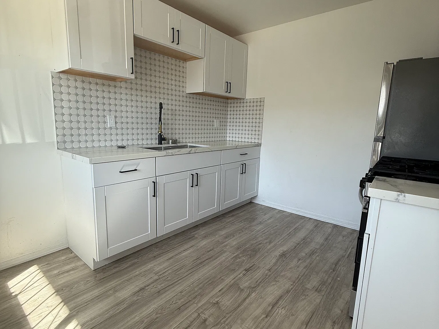 2 bed, 650 sqft, $2,450 — Photo 2