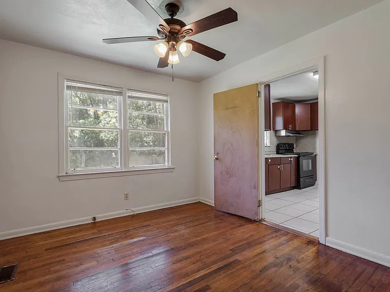 1621 Mayhew St — Photo 33
