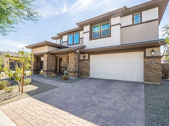 4th image of 3931 E Powell Pl