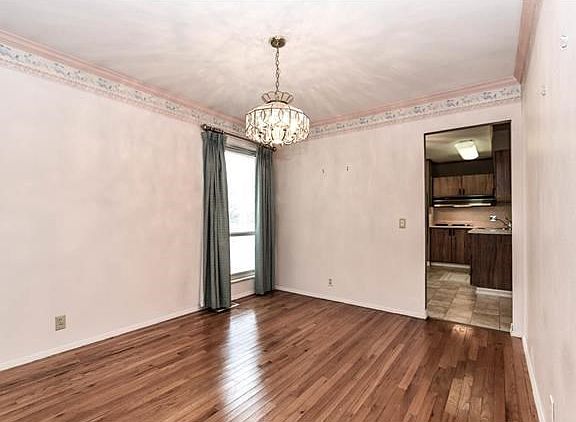 5th image of 2845 Devonshire Dr