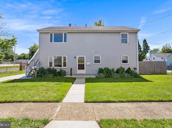 332 Bailey Ave, Maple Shade, NJ 08052