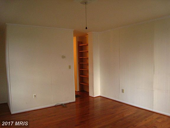 4th image of 100 Wolfe St