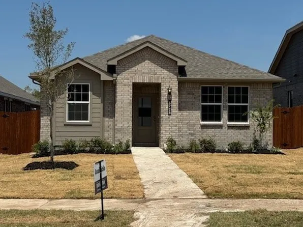 6728 Lake Overlook Dr, Fort Worth, TX 76135