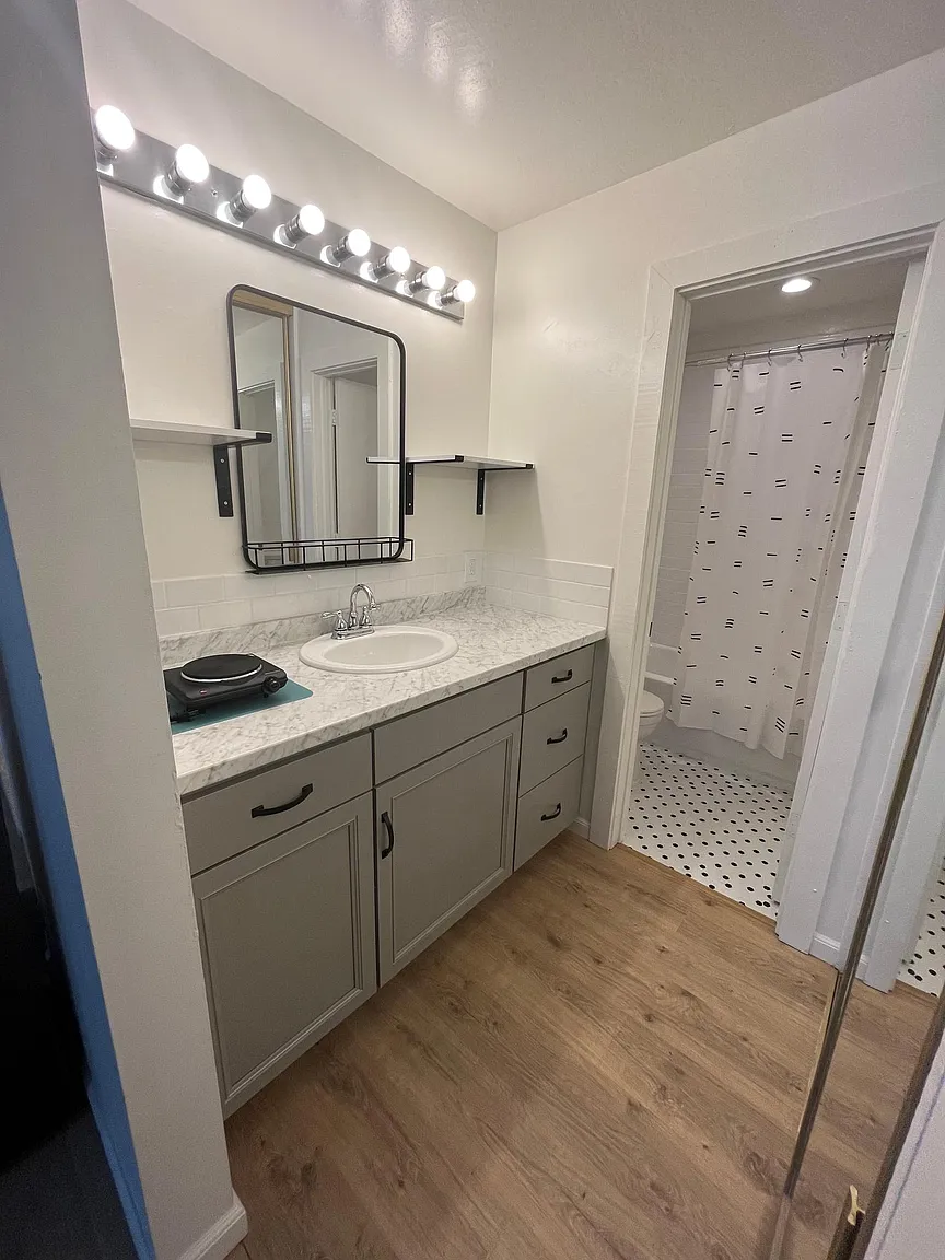 807 Alder Ave Unit 1 photo 1