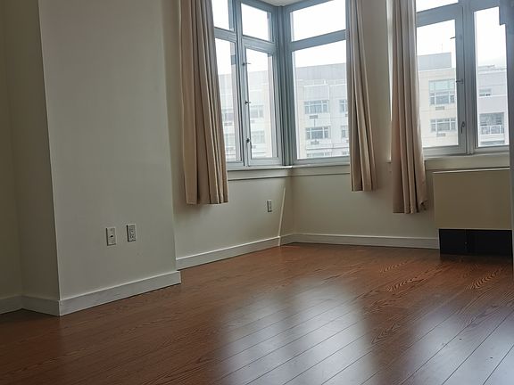 4th image of 4028 College Point Blvd APT 1808
