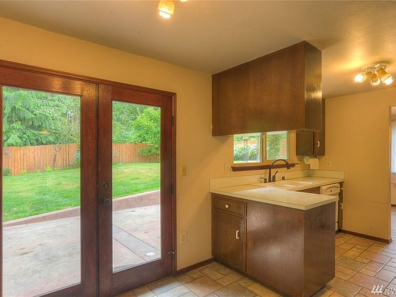 5th image of 5601 17th Ct NE