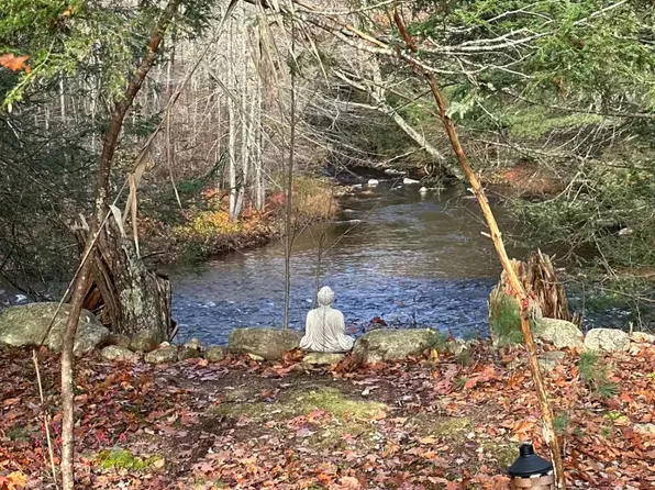 2 Roosterville Rd, Sandisfield, MA 01255