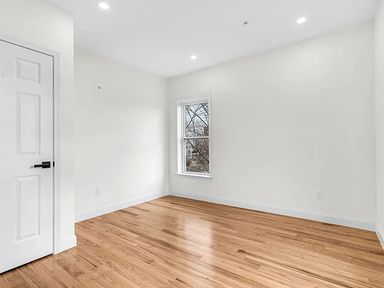 23 Pleasant St #2 — Photo 6