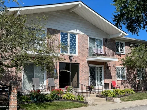 54621 Shelby Rd, Shelby Township, MI 48316