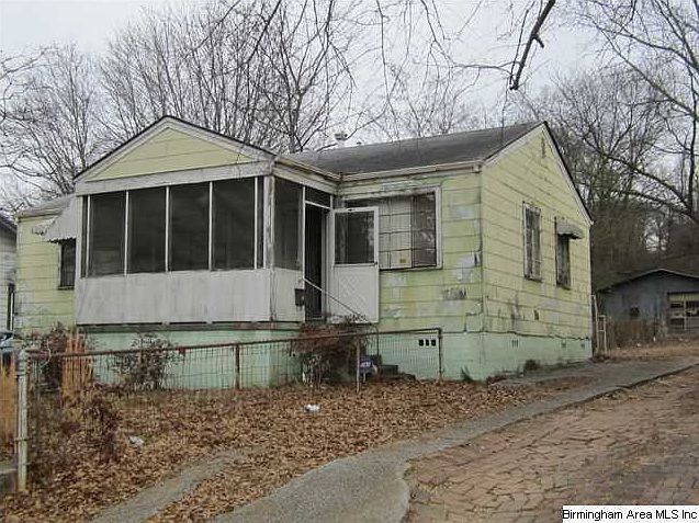 2nd image of 4729 40th Pl N