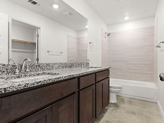 2nd image of 906 Wax Myrtle Ct #A