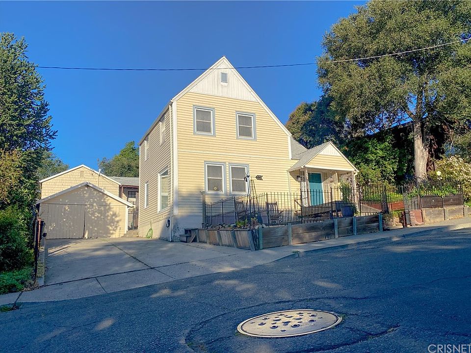 1st image of 127 Daniels Ave