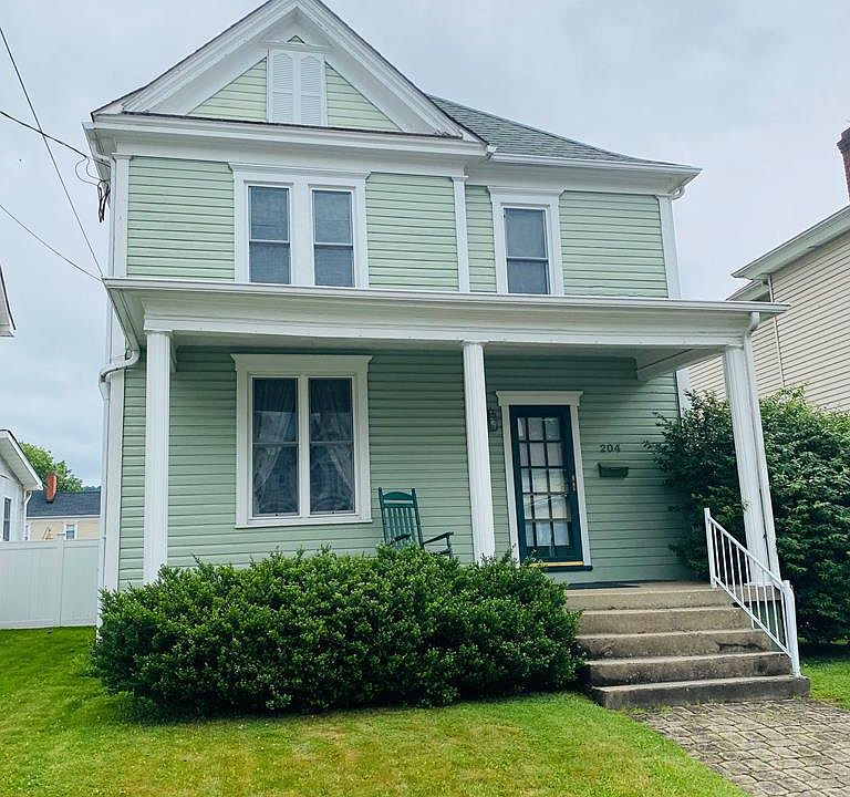 1st image of 204 Ash Ave