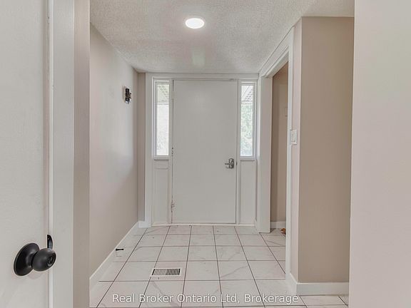 4th image of 481 Four A St W