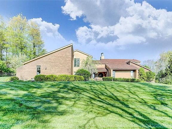 4th image of 457 Colonial Dr