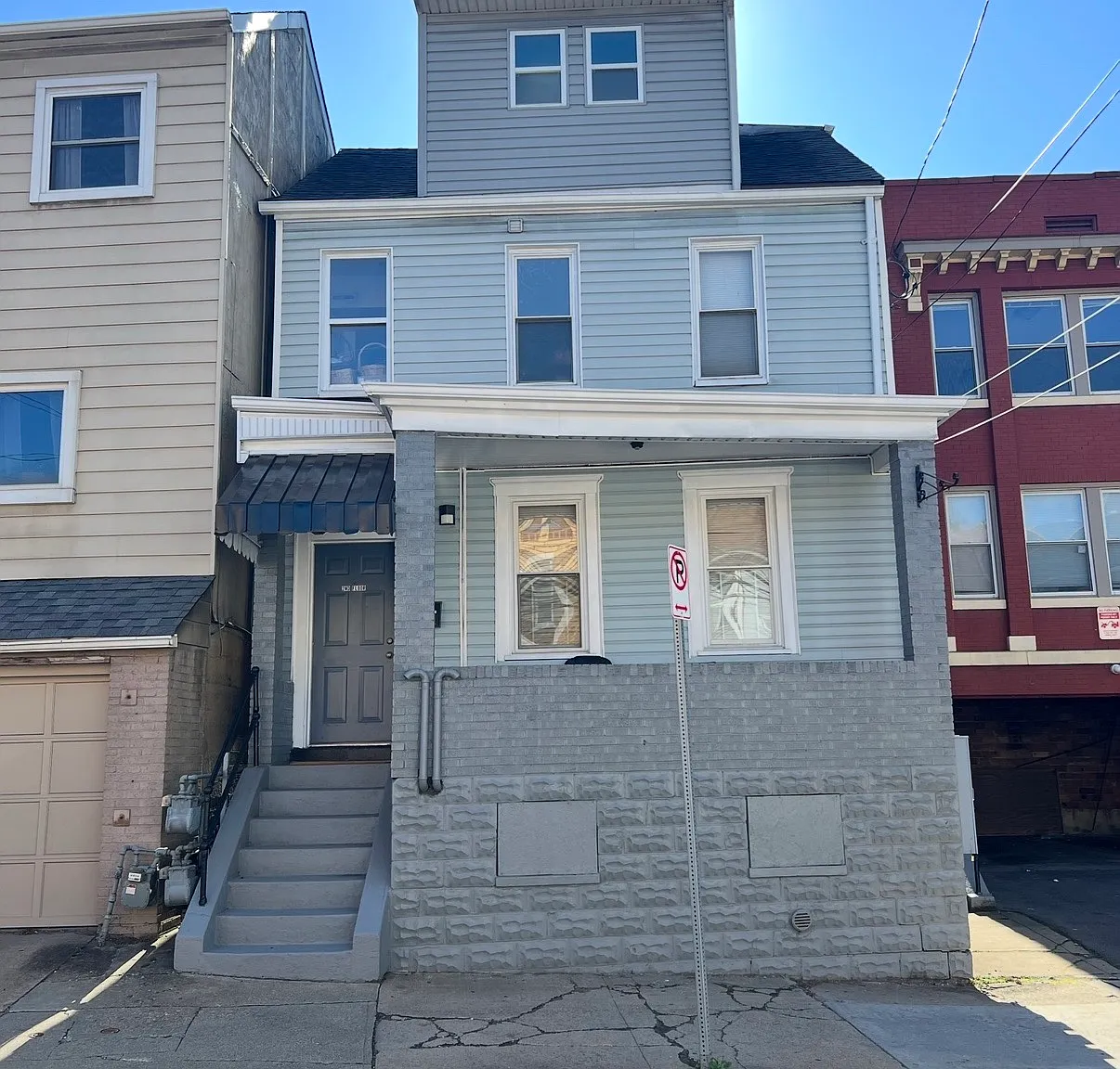 3 bed, $2,700 — Photo 1