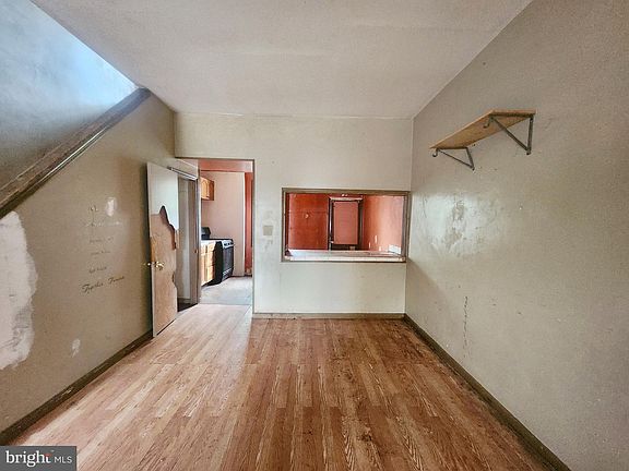 3rd image of 4229 Tackawanna St