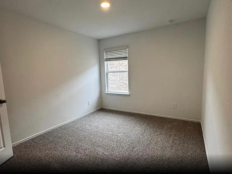 24330 Saddlestone Green Dr — Photo 19