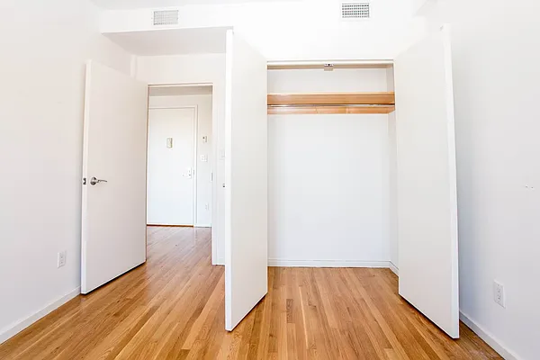 Rented by Compass | media 28