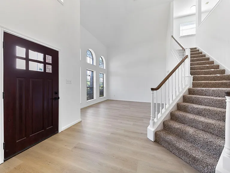 1414 Bluestone Dr — Photo 5
