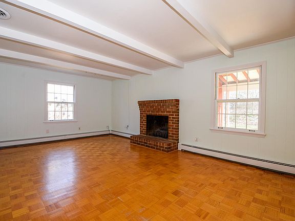 5th image of 3130 Hillandale Dr