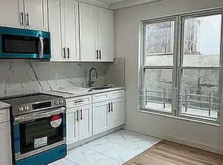 67-14 Burns St #2F, Forest Hills, NY 11375