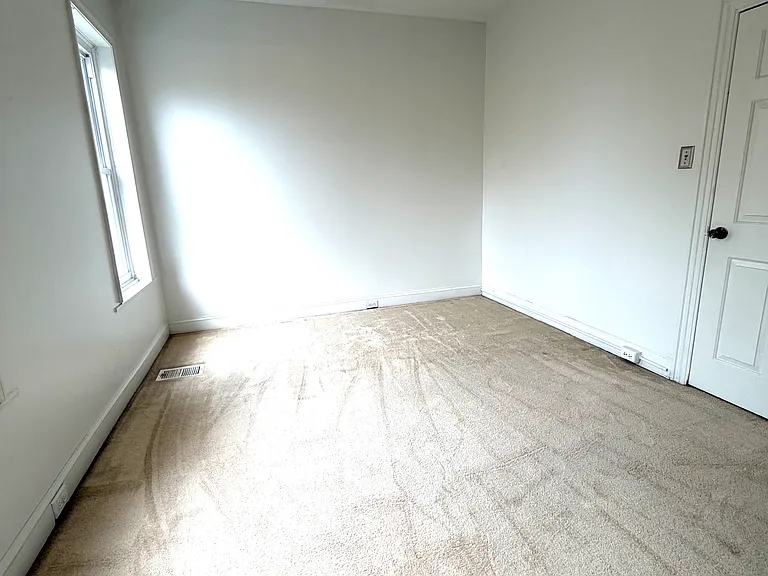 225 Carpenter St — Photo 12