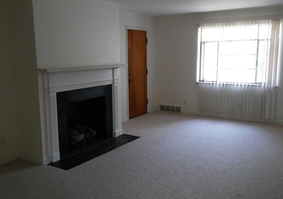 2nd image of 1025 Far Hills Ave APT 1