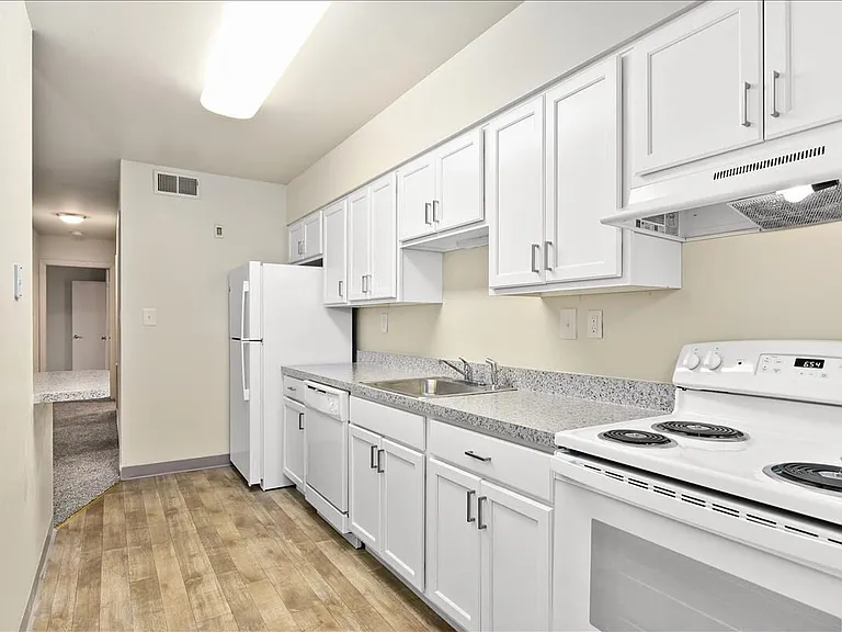 Parkwood Apartments — Photo 56