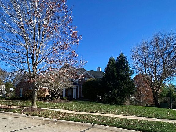 3rd image of 453 Pine Bend Dr