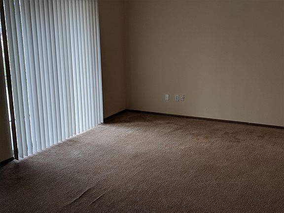 3rd image of 7988 Gladys Ave APT 08